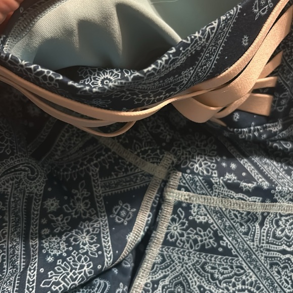 NWT Boost PowerHold® High-Waisted 7/8 Legging size Large Blue Bandana/Tapioca - Picture 9 of 9